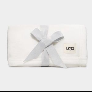 New UGG Bartlet Throw Blanket 50"× 70"